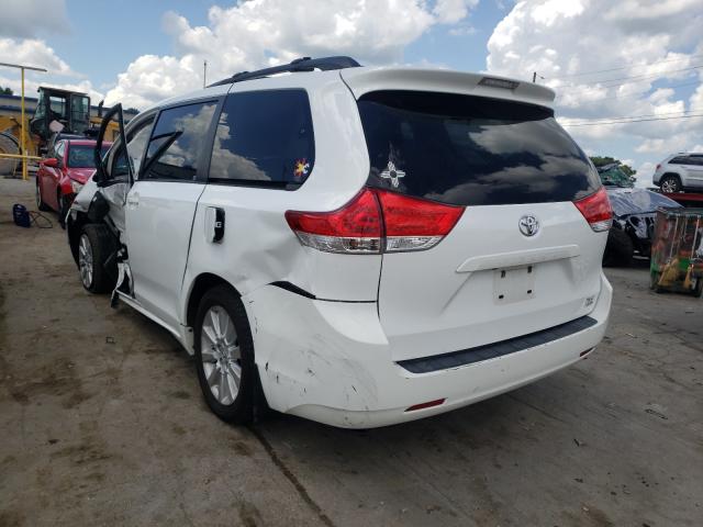 Photo 2 VIN: 5TDDK3DC6CS035676 - TOYOTA SIENNA XLE 