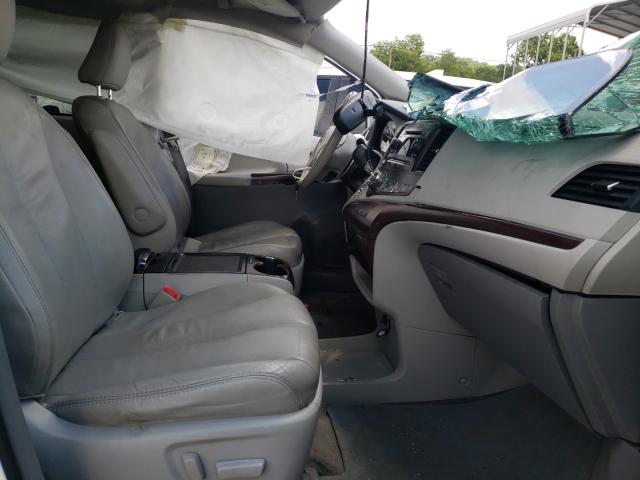 Photo 4 VIN: 5TDDK3DC6CS035676 - TOYOTA SIENNA XLE 