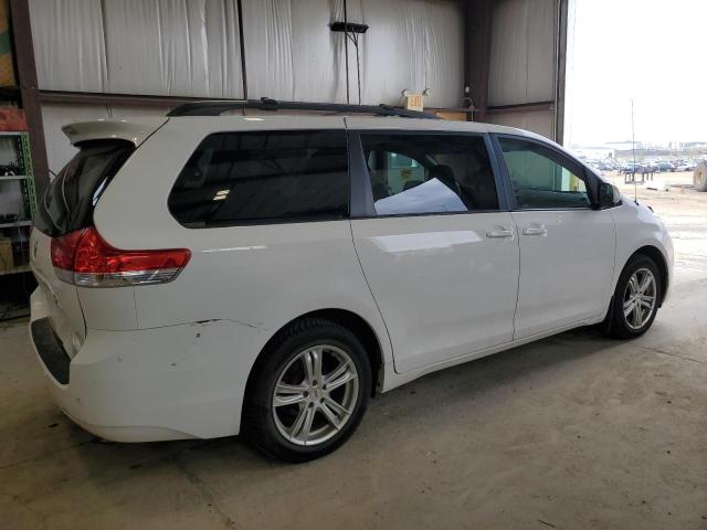 Photo 2 VIN: 5TDDK3DC6CS037783 - TOYOTA SIENNA XLE 