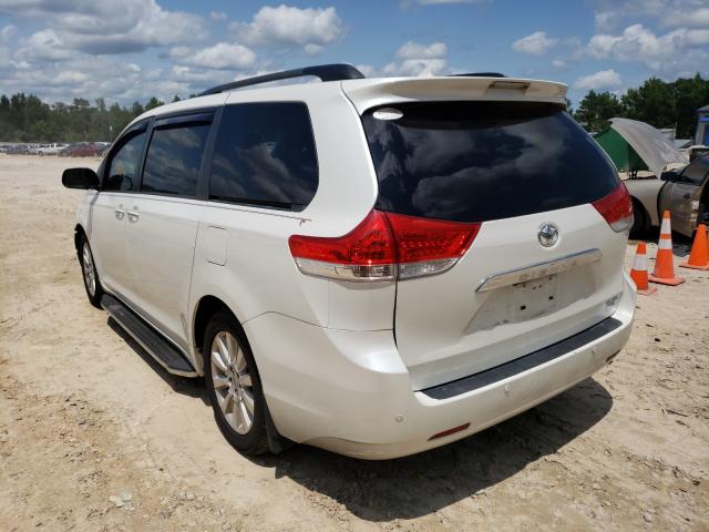 Photo 2 VIN: 5TDDK3DC6CS039291 - TOYOTA SIENNA XLE 