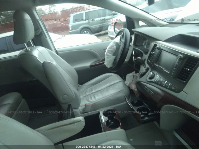 Photo 4 VIN: 5TDDK3DC6CS040764 - TOYOTA SIENNA 