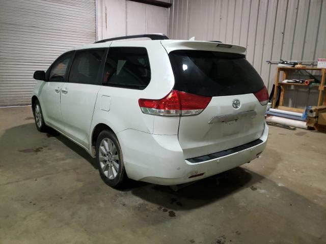 Photo 2 VIN: 5TDDK3DC6CS044376 - TOYOTA SIENNA XLE 