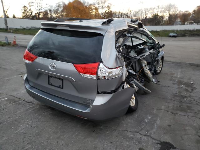 Photo 3 VIN: 5TDDK3DC6CS047696 - TOYOTA SIENNA XLE 