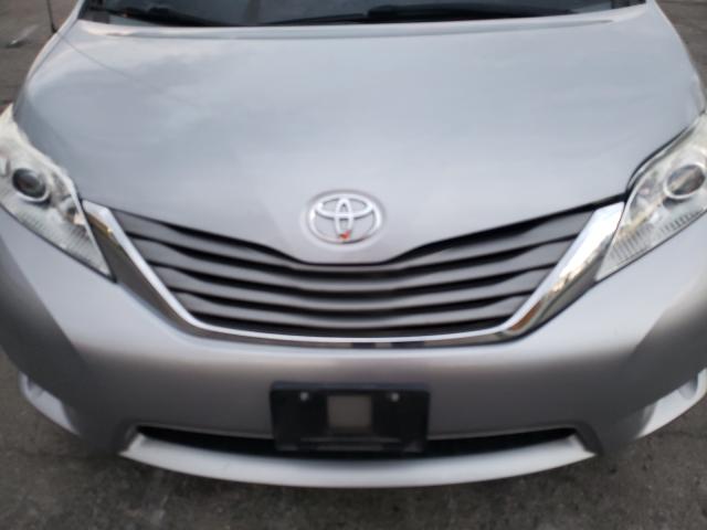 Photo 6 VIN: 5TDDK3DC6CS047696 - TOYOTA SIENNA XLE 