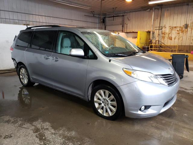 Photo 3 VIN: 5TDDK3DC6CS048329 - TOYOTA SIENNA XLE 