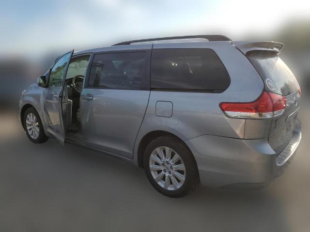 Photo 1 VIN: 5TDDK3DC6CS048640 - TOYOTA SIENNA XLE 