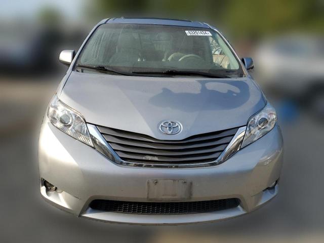 Photo 4 VIN: 5TDDK3DC6CS048640 - TOYOTA SIENNA XLE 