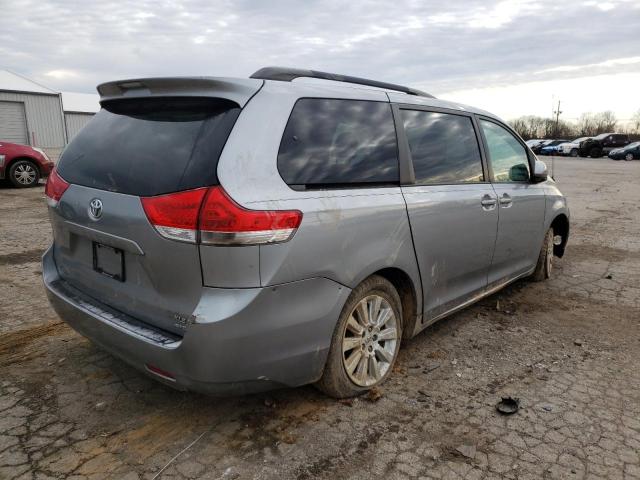 Photo 3 VIN: 5TDDK3DC6CS048783 - TOYOTA SIENNA XLE 