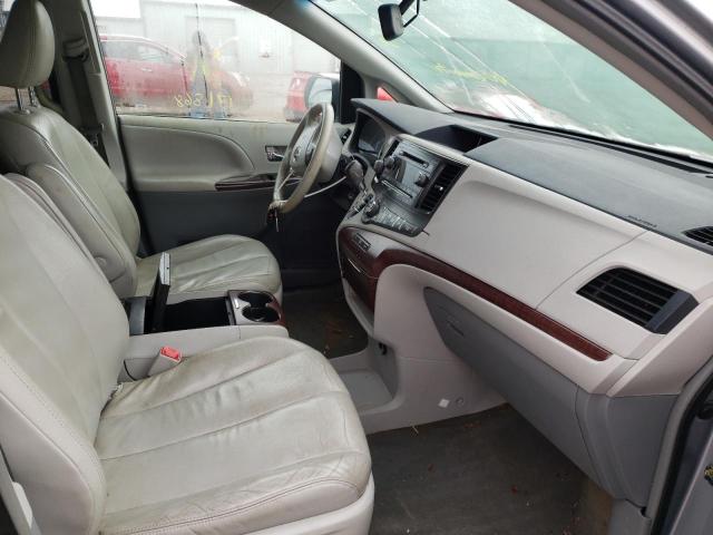 Photo 4 VIN: 5TDDK3DC6CS048783 - TOYOTA SIENNA XLE 