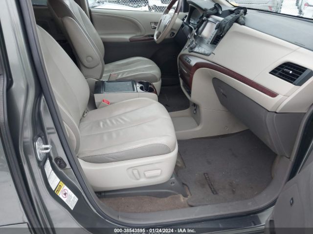 Photo 4 VIN: 5TDDK3DC6DS049529 - TOYOTA SIENNA 