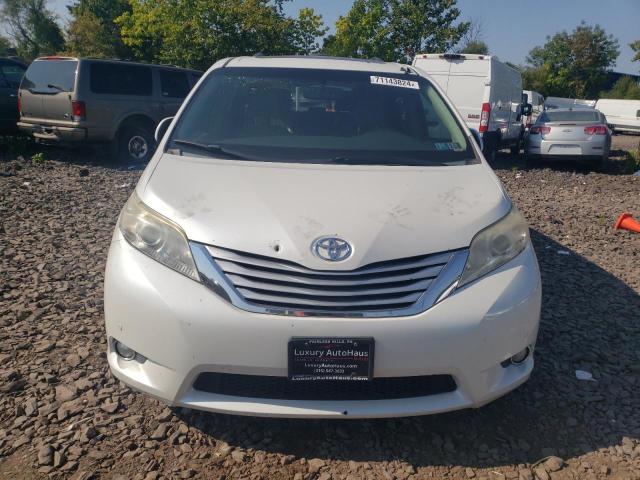 Photo 4 VIN: 5TDDK3DC6DS051071 - TOYOTA SIENNA XLE 