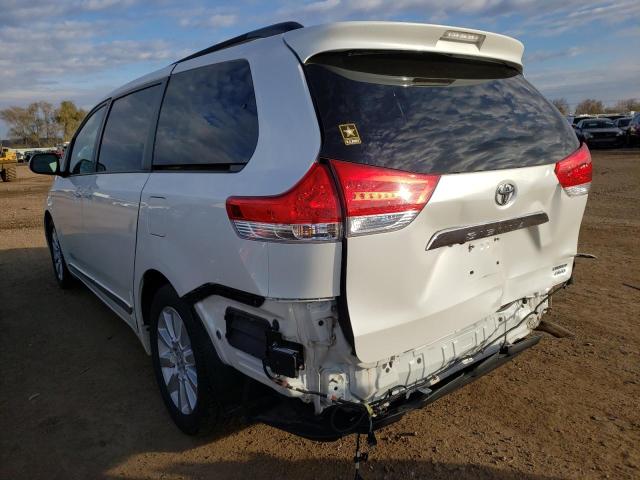 Photo 2 VIN: 5TDDK3DC6DS051720 - TOYOTA SIENNA XLE 