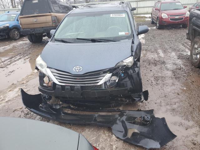 Photo 4 VIN: 5TDDK3DC6DS056397 - TOYOTA SIENNA XLE 