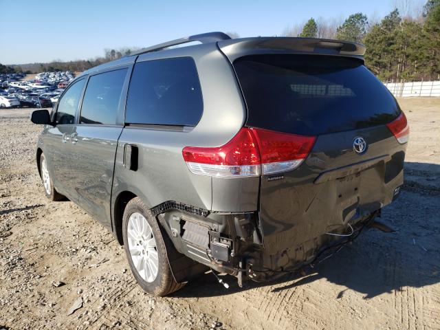 Photo 2 VIN: 5TDDK3DC6DS056853 - TOYOTA SIENNA XLE 