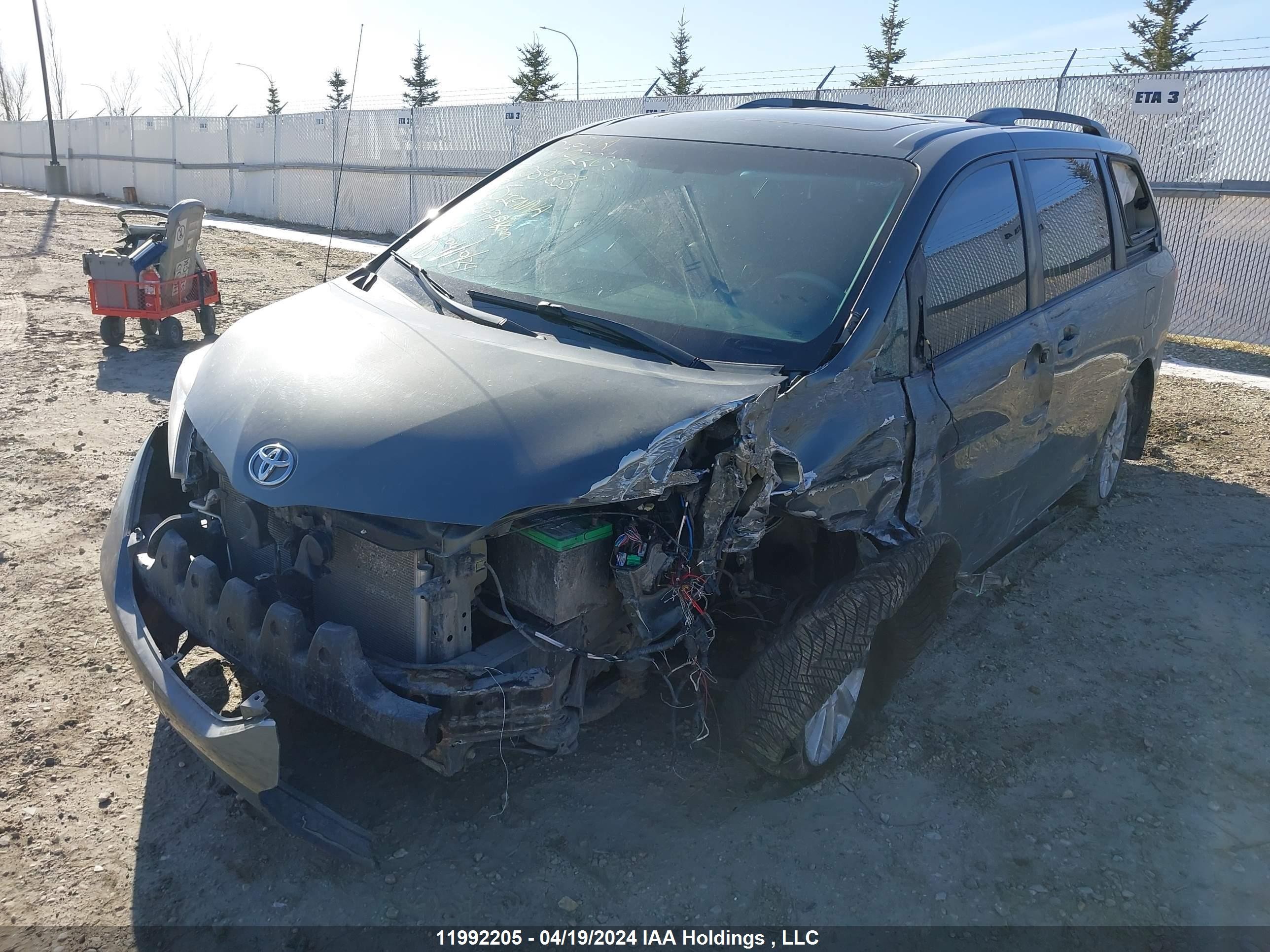 Photo 1 VIN: 5TDDK3DC6DS059333 - TOYOTA SIENNA 