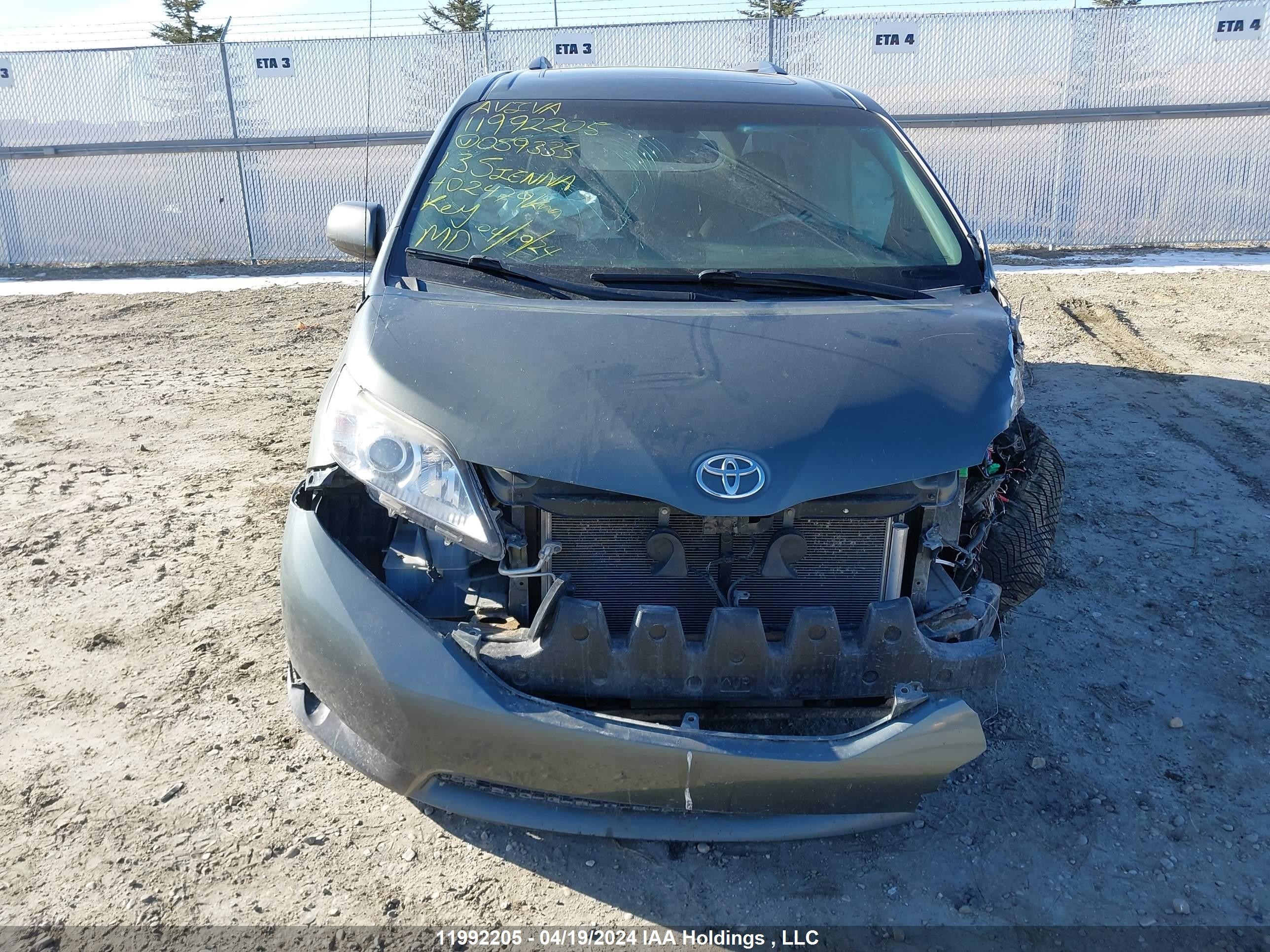 Photo 11 VIN: 5TDDK3DC6DS059333 - TOYOTA SIENNA 