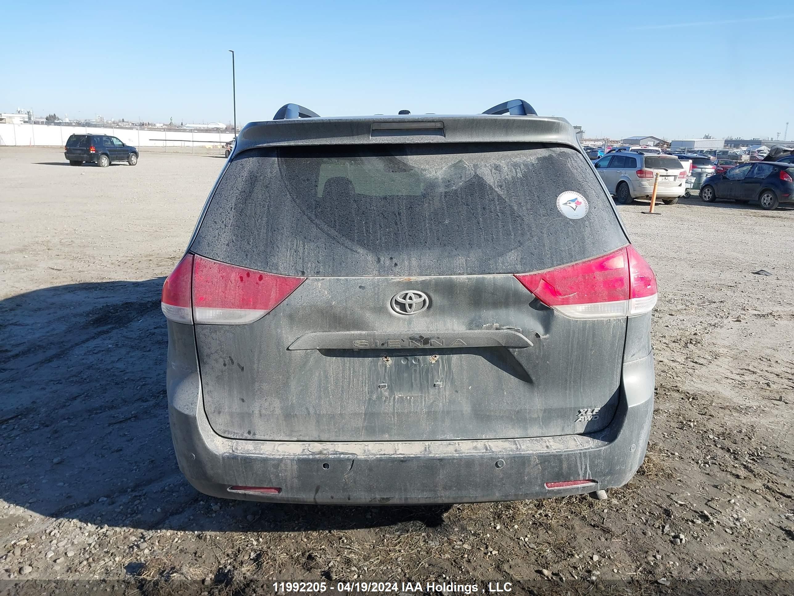 Photo 15 VIN: 5TDDK3DC6DS059333 - TOYOTA SIENNA 