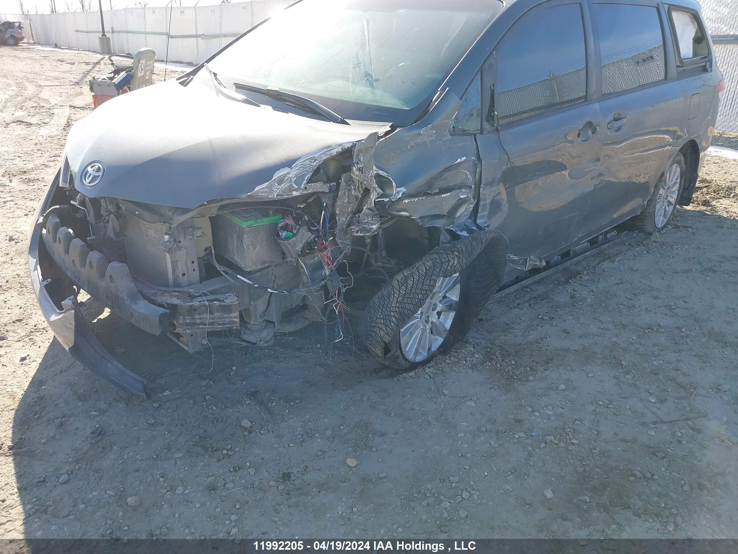 Photo 5 VIN: 5TDDK3DC6DS059333 - TOYOTA SIENNA 