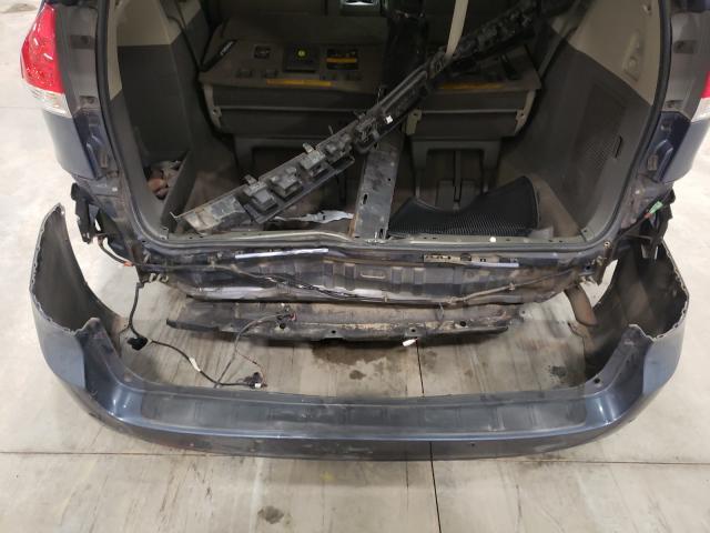 Photo 8 VIN: 5TDDK3DC6DS059719 - TOYOTA SIENNA XLE 