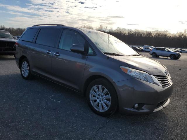 Photo 3 VIN: 5TDDK3DC6DS060031 - TOYOTA SIENNA XLE 