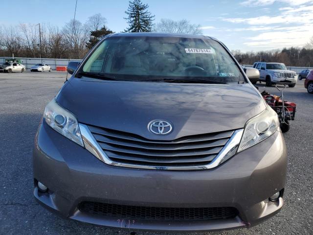 Photo 4 VIN: 5TDDK3DC6DS060031 - TOYOTA SIENNA XLE 