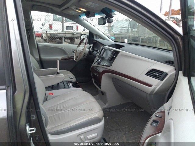 Photo 4 VIN: 5TDDK3DC6DS062538 - TOYOTA SIENNA 