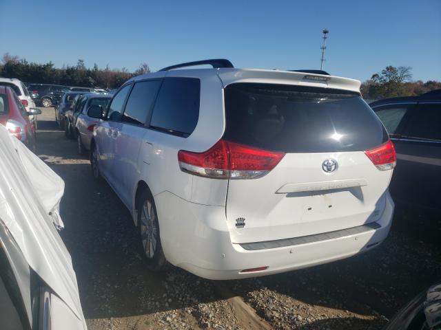 Photo 2 VIN: 5TDDK3DC6DS065164 - TOYOTA SIENNA XLE 