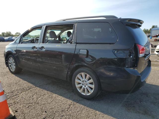 Photo 1 VIN: 5TDDK3DC6DS070753 - TOYOTA SIENNA XLE 