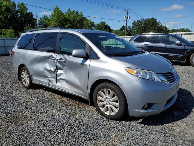 Photo 3 VIN: 5TDDK3DC6FS108145 - TOYOTA SIENNA XLE 