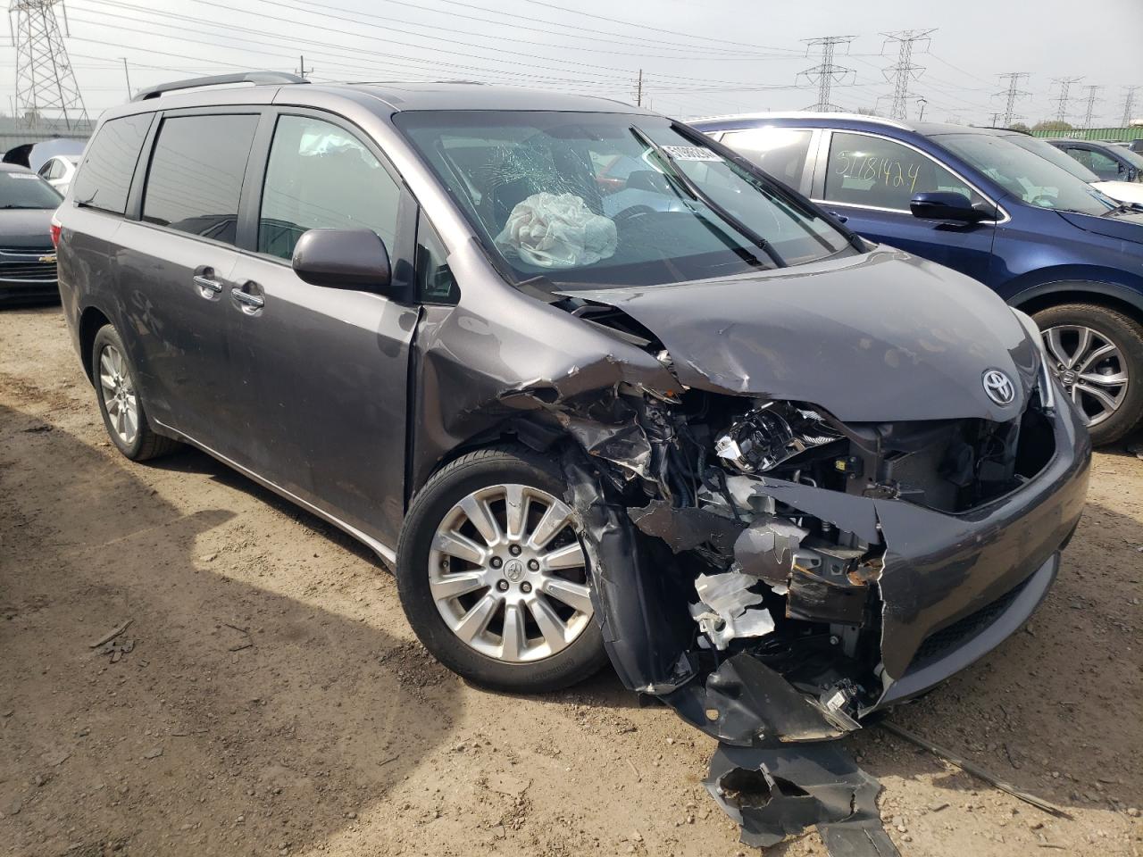 Photo 3 VIN: 5TDDK3DC6FS112745 - TOYOTA SIENNA 