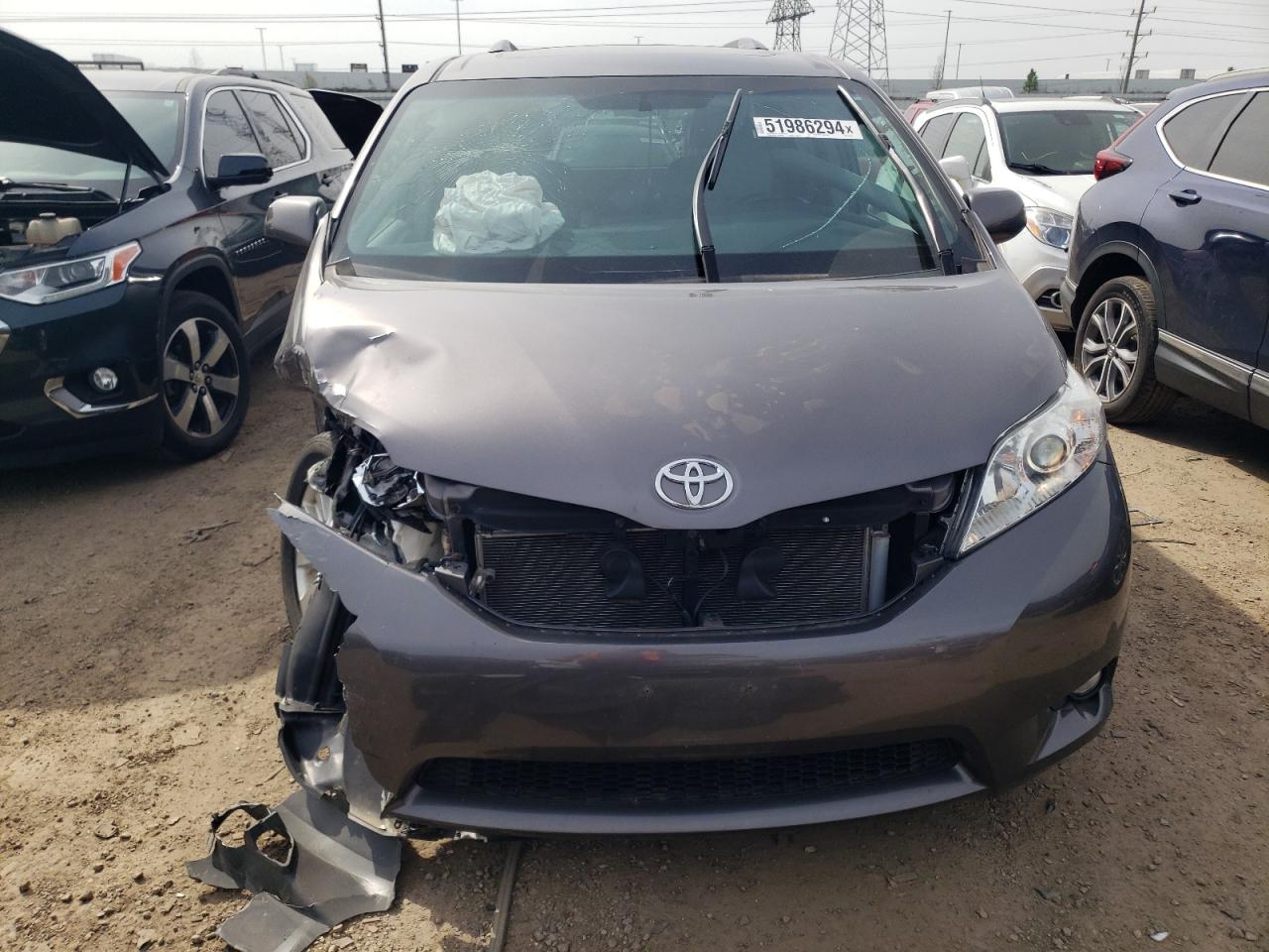 Photo 4 VIN: 5TDDK3DC6FS112745 - TOYOTA SIENNA 