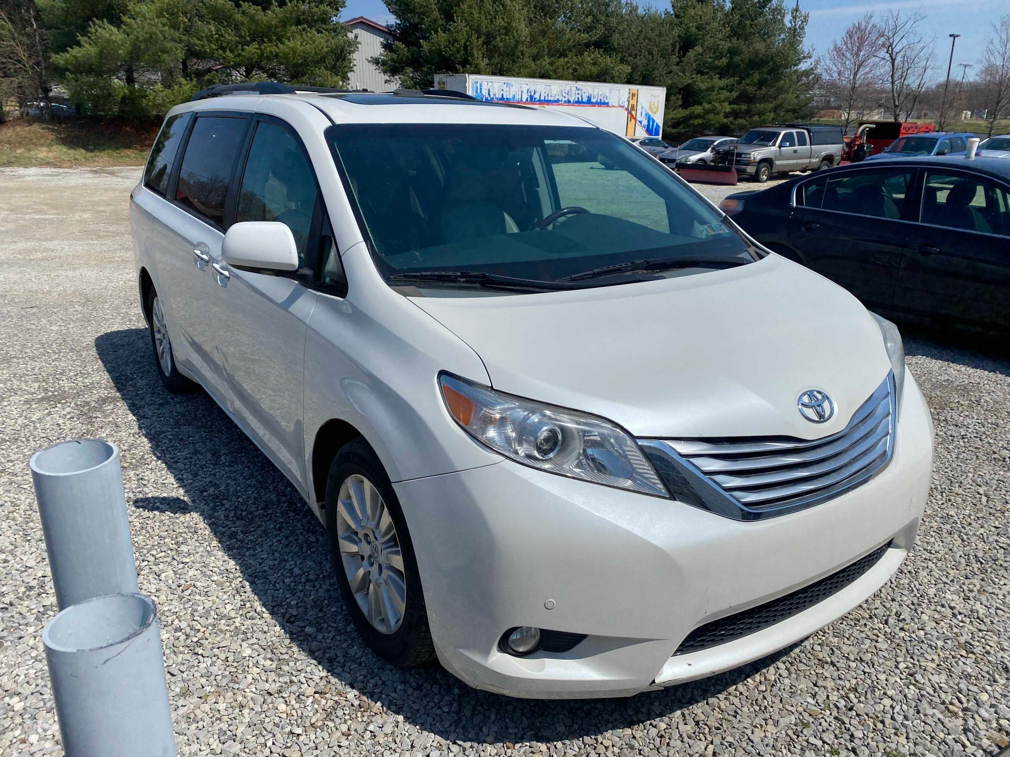 Photo 0 VIN: 5TDDK3DC7BS001342 - TOYOTA SIENNA 