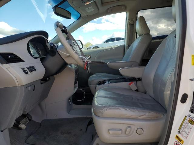 Photo 6 VIN: 5TDDK3DC7BS002751 - TOYOTA SIENNA XLE 