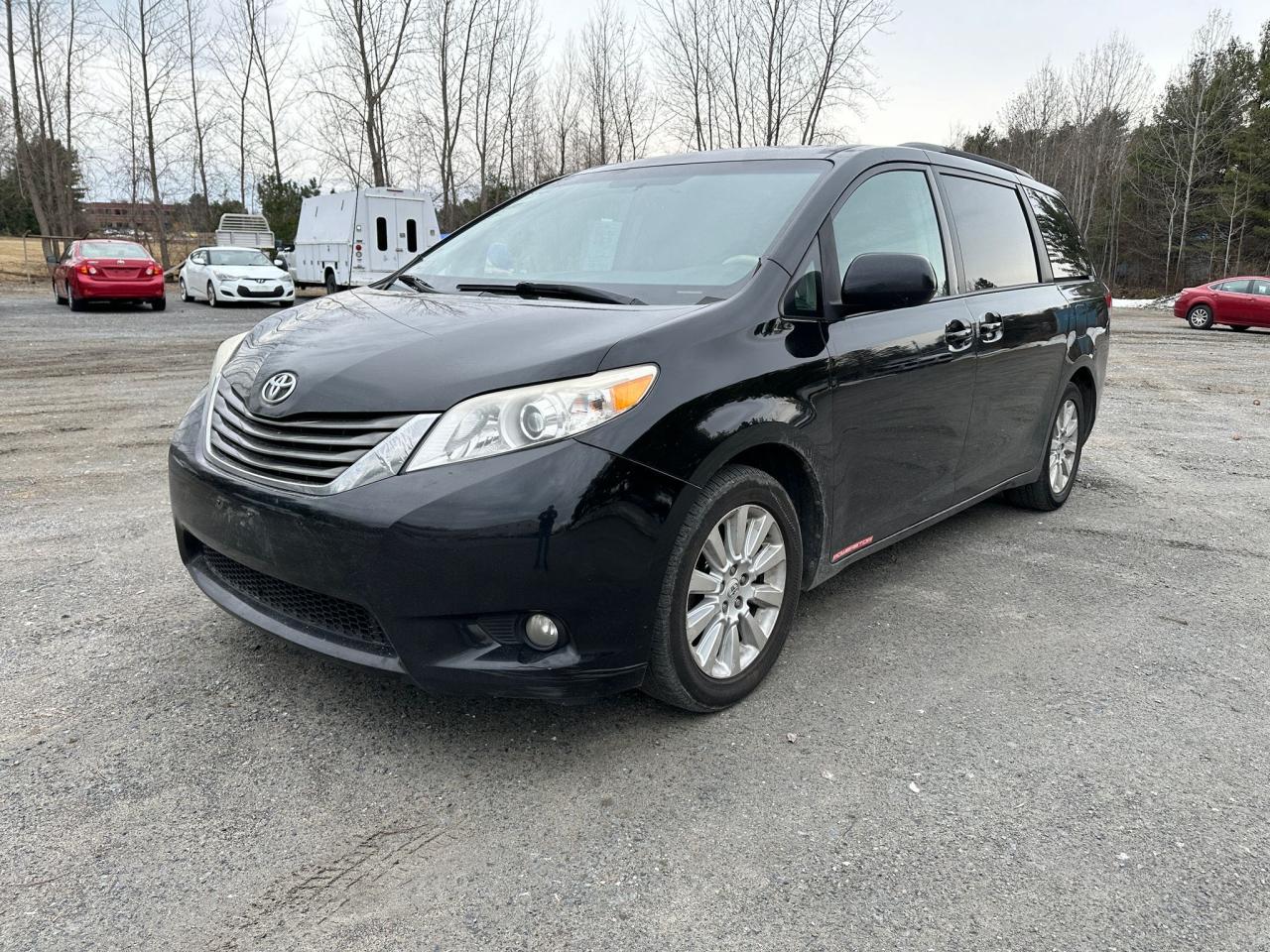 Photo 1 VIN: 5TDDK3DC7BS004399 - TOYOTA SIENNA 