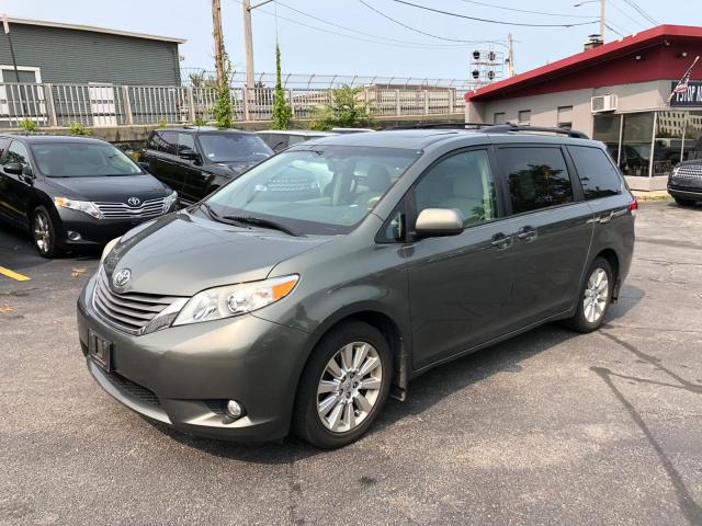 Photo 1 VIN: 5TDDK3DC7BS006833 - TOYOTA SIENNA XLE 