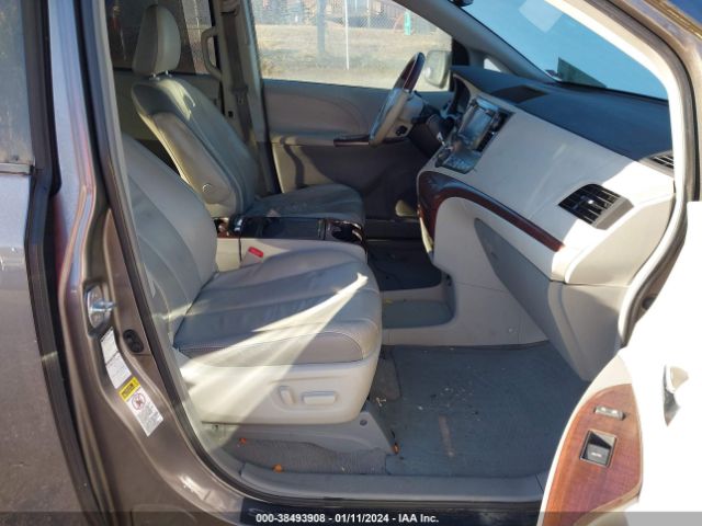 Photo 4 VIN: 5TDDK3DC7BS012244 - TOYOTA SIENNA 