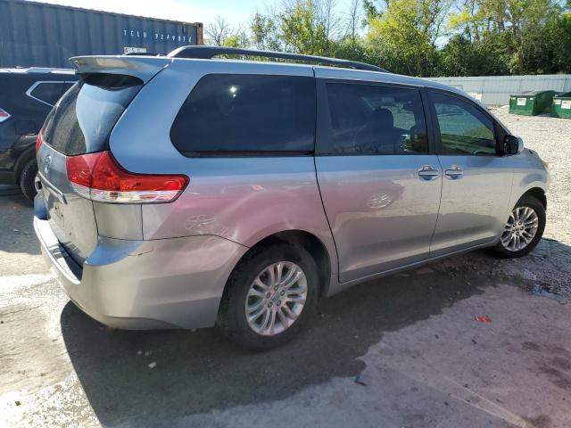 Photo 2 VIN: 5TDDK3DC7BS020263 - TOYOTA SIENNA XLE 