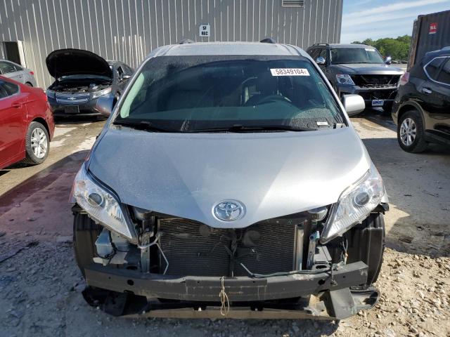 Photo 4 VIN: 5TDDK3DC7BS020263 - TOYOTA SIENNA XLE 