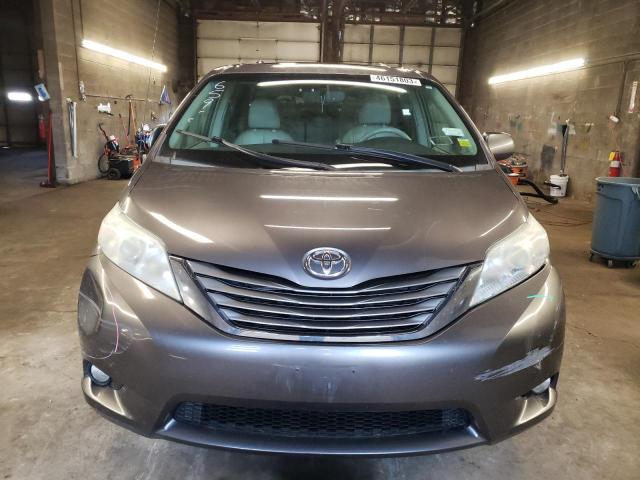 Photo 4 VIN: 5TDDK3DC7BS021011 - TOYOTA SIENNA XLE 