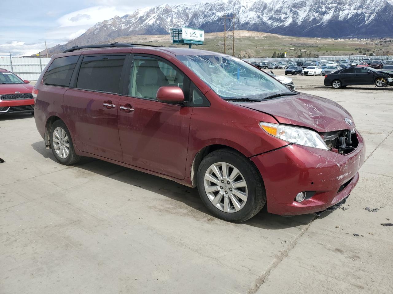 Photo 3 VIN: 5TDDK3DC7BS022854 - TOYOTA SIENNA 