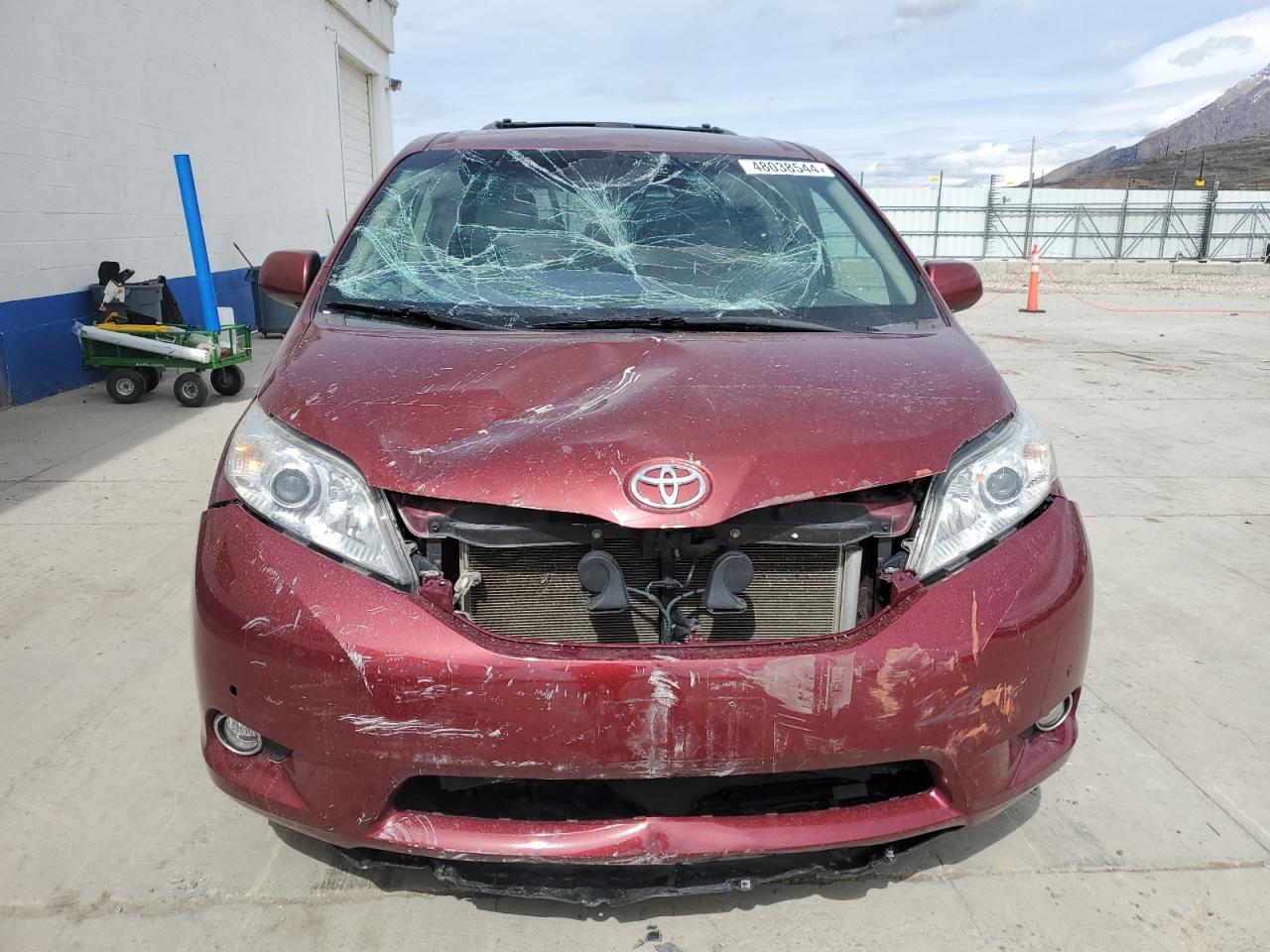 Photo 4 VIN: 5TDDK3DC7BS022854 - TOYOTA SIENNA 