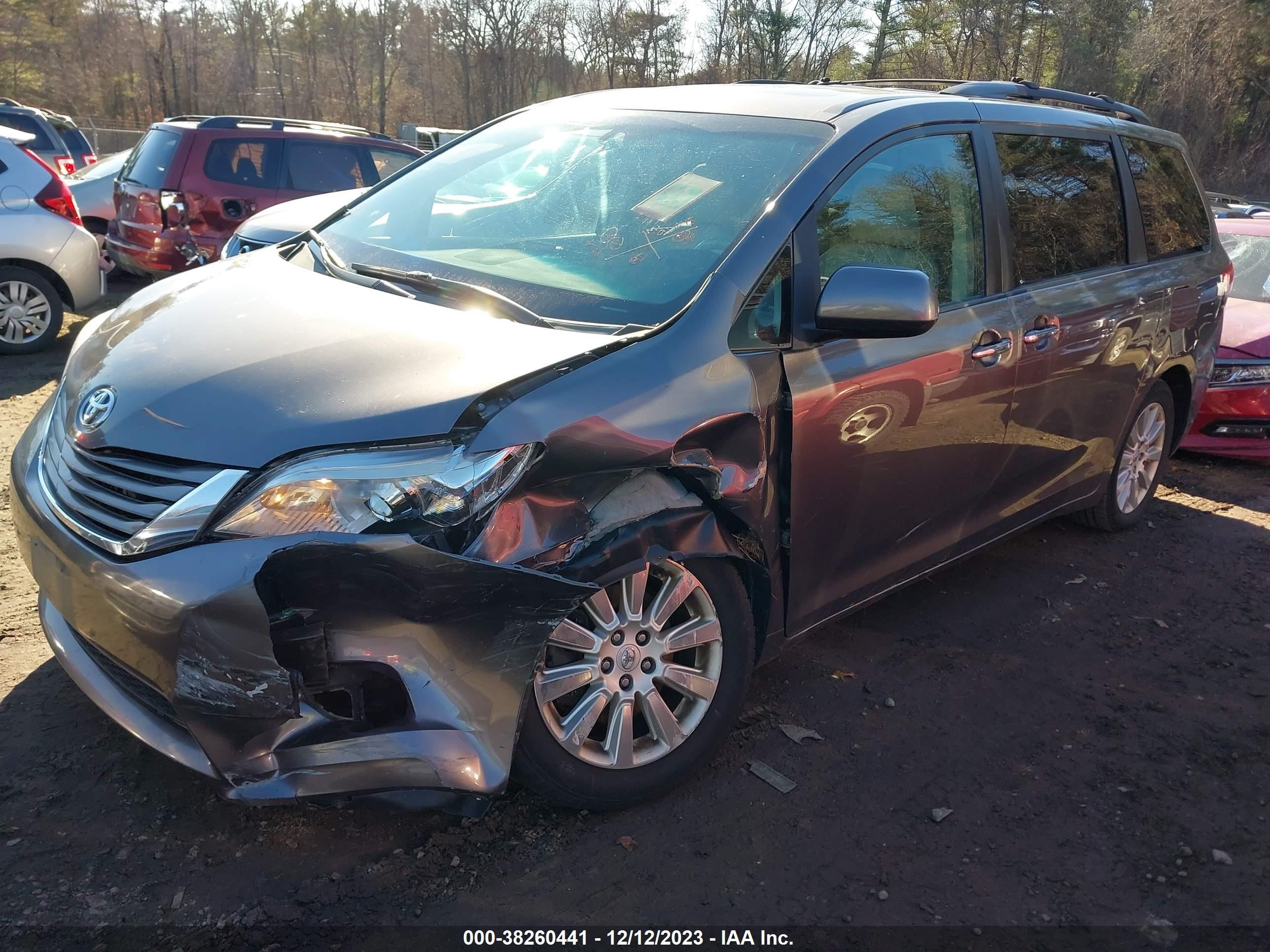 Photo 1 VIN: 5TDDK3DC7BS026824 - TOYOTA SIENNA 