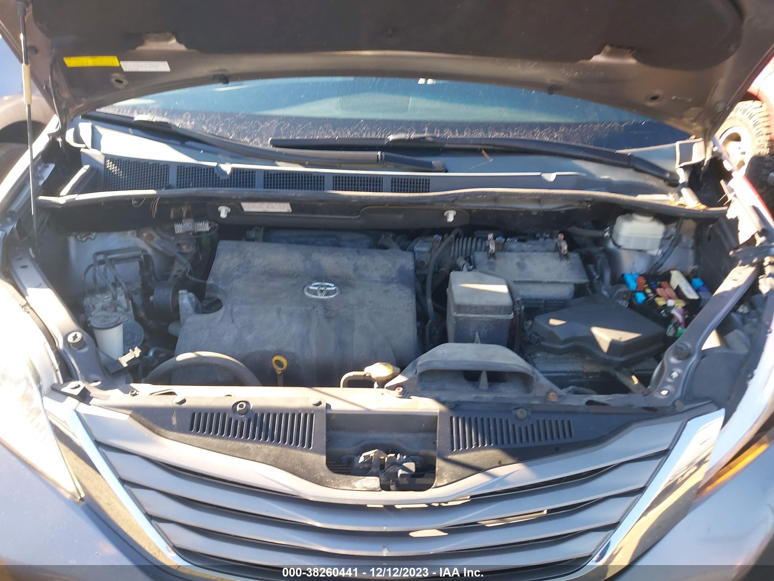 Photo 9 VIN: 5TDDK3DC7BS026824 - TOYOTA SIENNA 