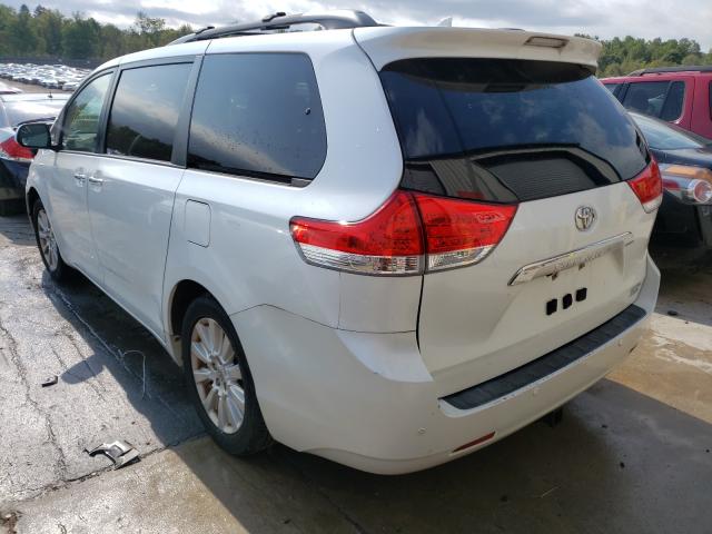 Photo 2 VIN: 5TDDK3DC7BS028735 - TOYOTA SIENNA XLE 