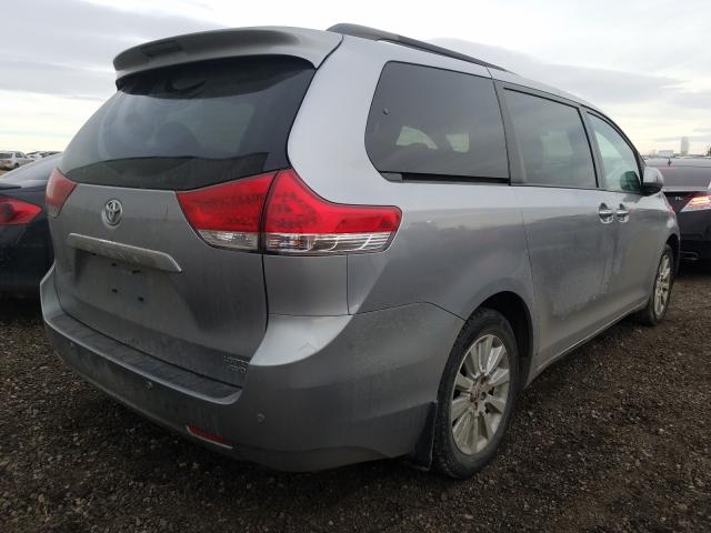 Photo 3 VIN: 5TDDK3DC7CS030213 - TOYOTA SIENNA XLE 