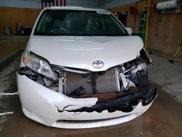 Photo 4 VIN: 5TDDK3DC7CS031894 - TOYOTA SIENNA XLE 