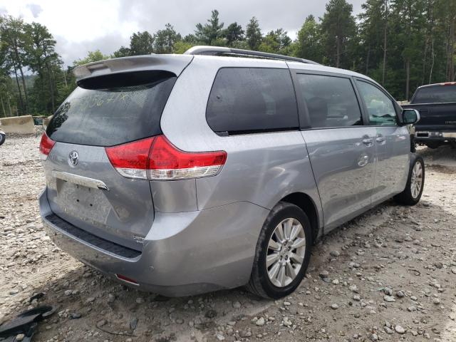 Photo 3 VIN: 5TDDK3DC7CS035606 - TOYOTA SIENNA XLE 