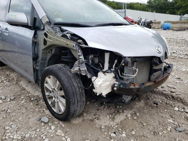 Photo 8 VIN: 5TDDK3DC7CS035606 - TOYOTA SIENNA XLE 