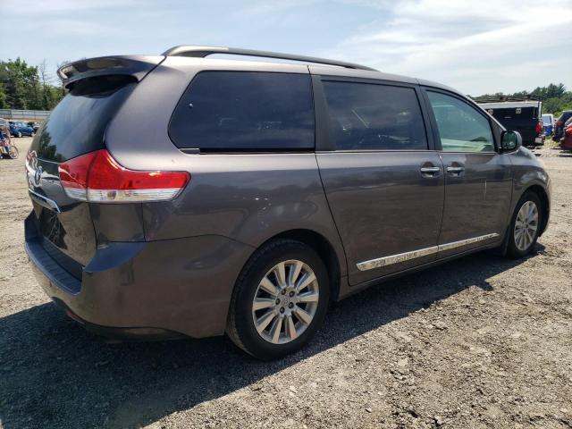 Photo 2 VIN: 5TDDK3DC7CS038067 - TOYOTA SIENNA XLE 