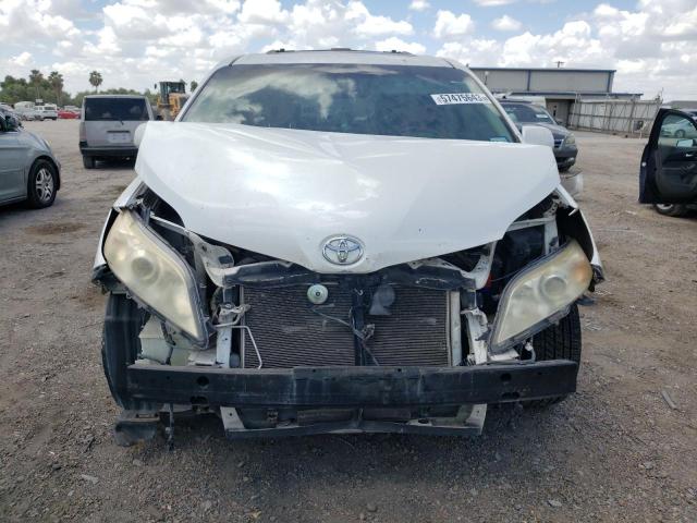 Photo 4 VIN: 5TDDK3DC7CS038604 - TOYOTA SIENNA XLE 